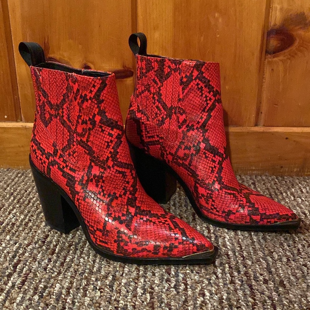 Kenneth Cole ankle boots